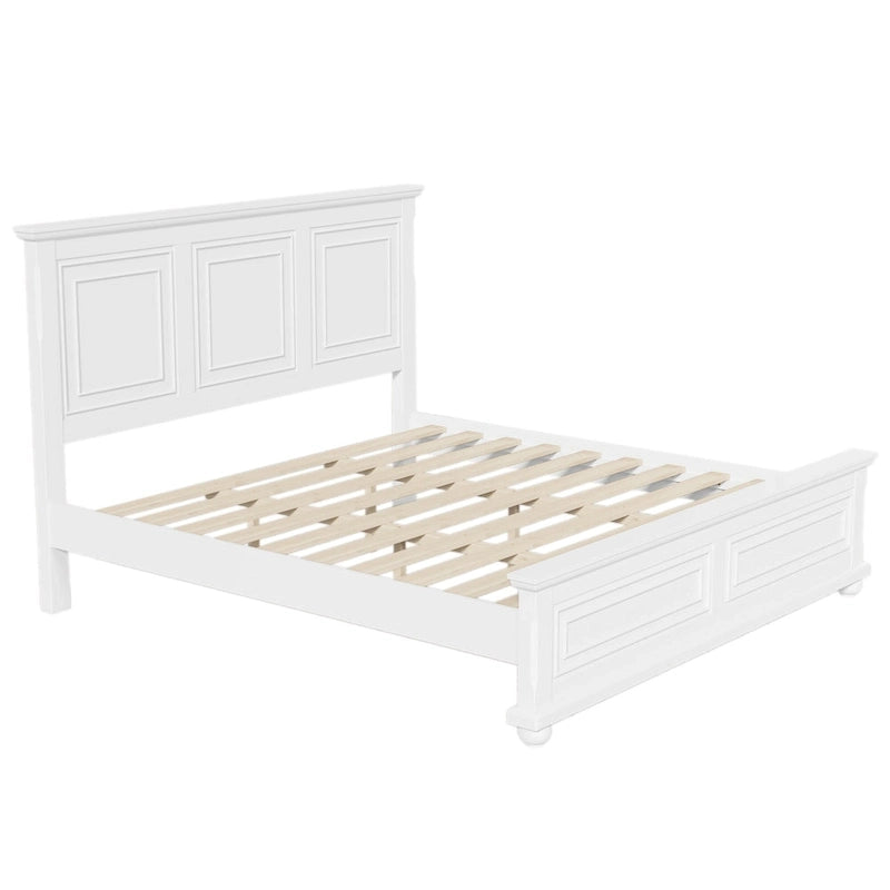 Weißes Plattformbett in Kingsize im traditionellen Stil aus Kiefernholz mit Holzlattenrost für das Schlafzimmer
