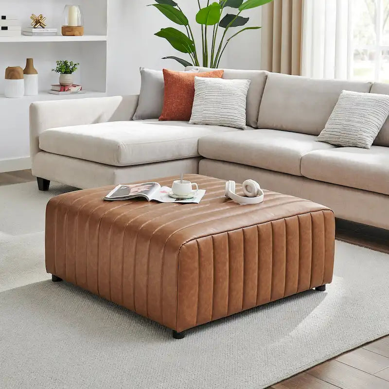 Quadratischer Couchtisch/Hocker aus Kunstleder